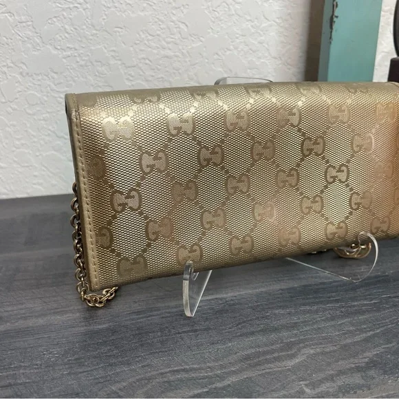 EUC Gucci Gold Imprime GG WOC - Picture 6 of 16